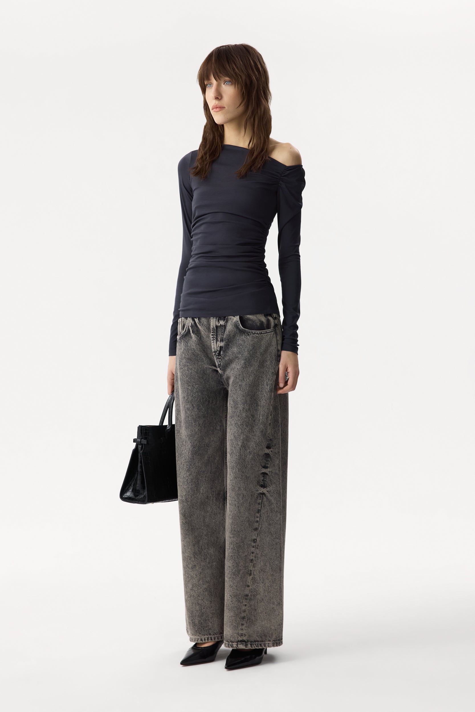 Asymmetrical long-sleeve with draping PINXIT